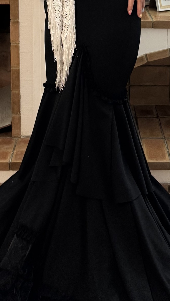 Vestido de flamenca Media noche en Sevilla