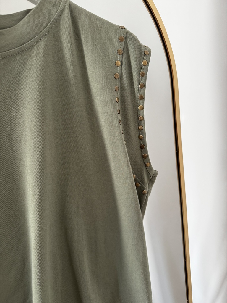 Camiseta tachas