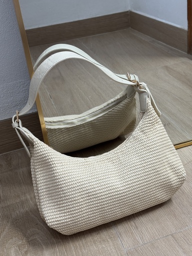 Bolso con asa de rafia